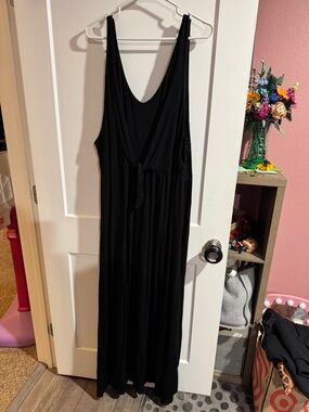 Black Sleeveless Maxi Dress